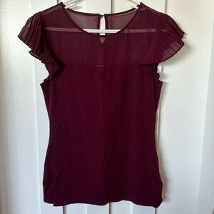 Express pleated sleeve top - Sz M